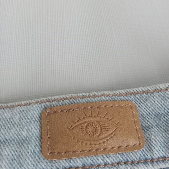 Sofía Jeans by Sofia Vergara Light Wash Distressed Denim Shorts Women's Size 20 - Picture 5 of 12